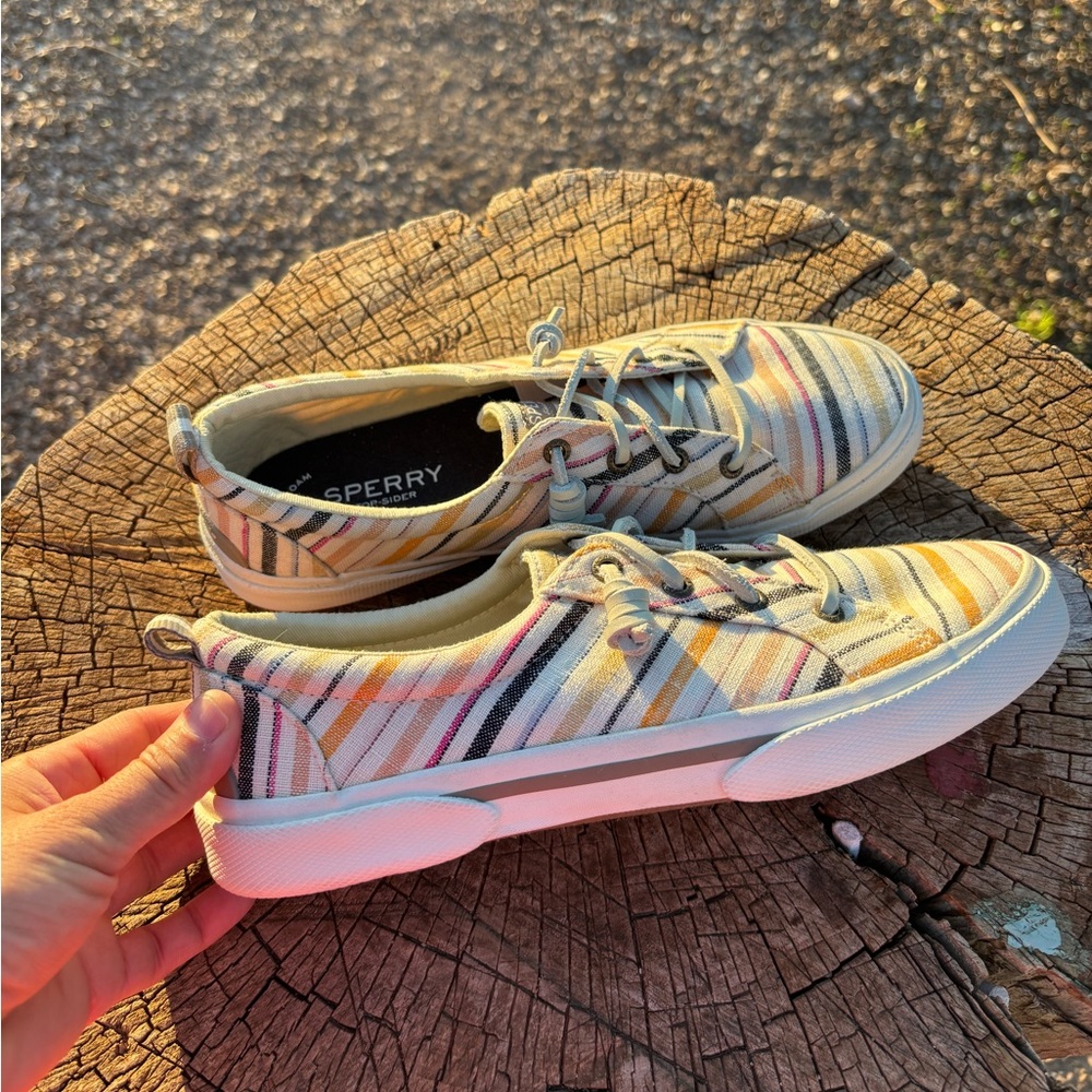 Sperry - Picture 2 of 6